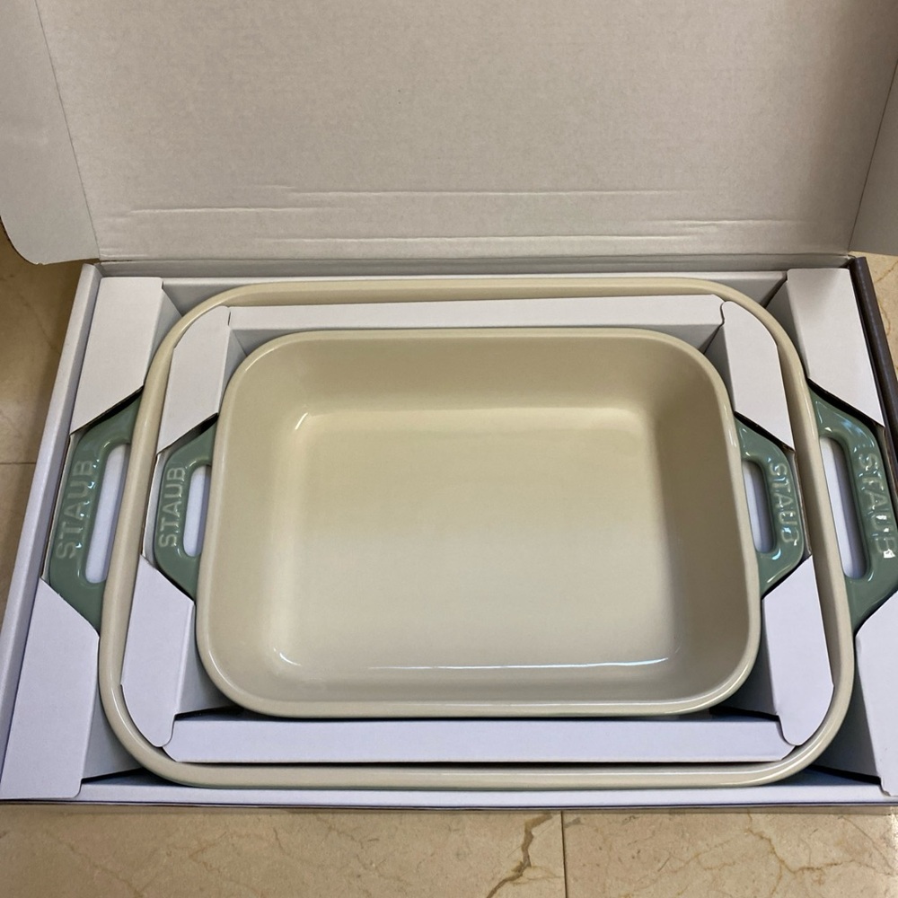 Staub 2-Piece Eucalyptus Green Ceramic Baking Dish Set- New in Box - Picture 2 of 6